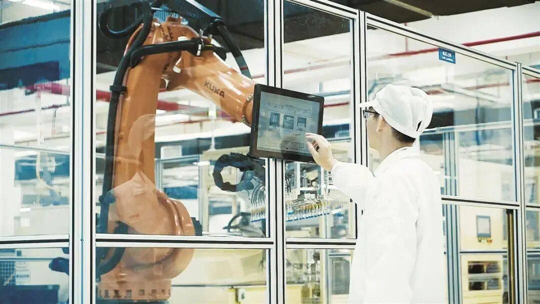 热点资讯 全球首个圆柱电池灯塔工厂就在湖北！